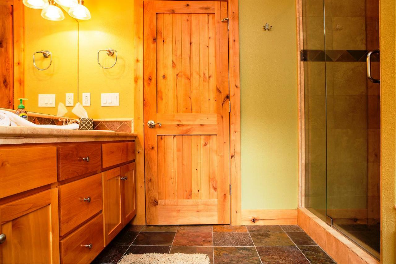 5-Star Luxury Tahoe Cabin! Great Location! Pool Table!Darts! Poker! Ping Pong! Games! South Lake Tahoe Exterior photo