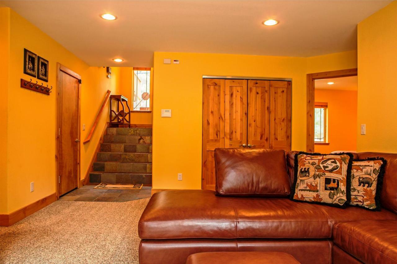 5-Star Luxury Tahoe Cabin! Great Location! Pool Table!Darts! Poker! Ping Pong! Games! South Lake Tahoe Exterior photo