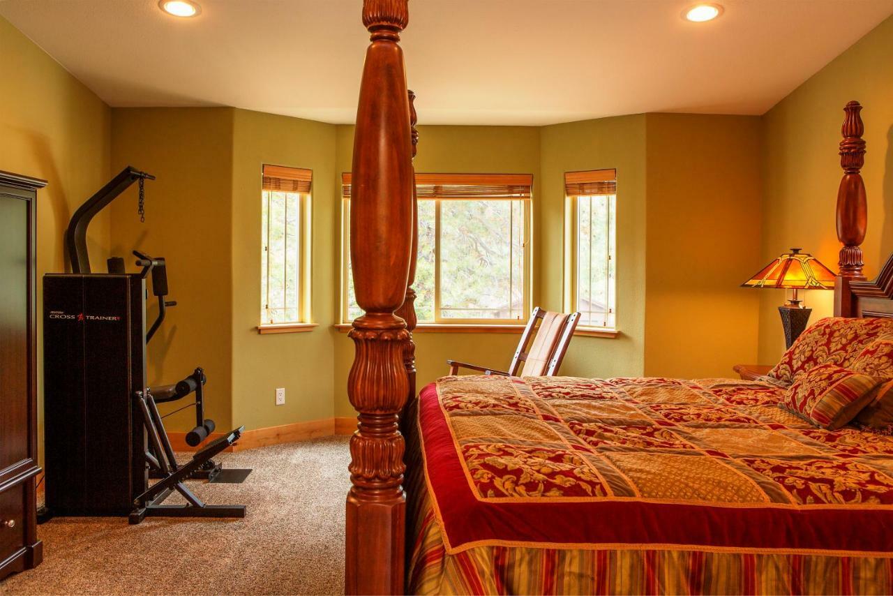 5-Star Luxury Tahoe Cabin! Great Location! Pool Table!Darts! Poker! Ping Pong! Games! South Lake Tahoe Exterior photo