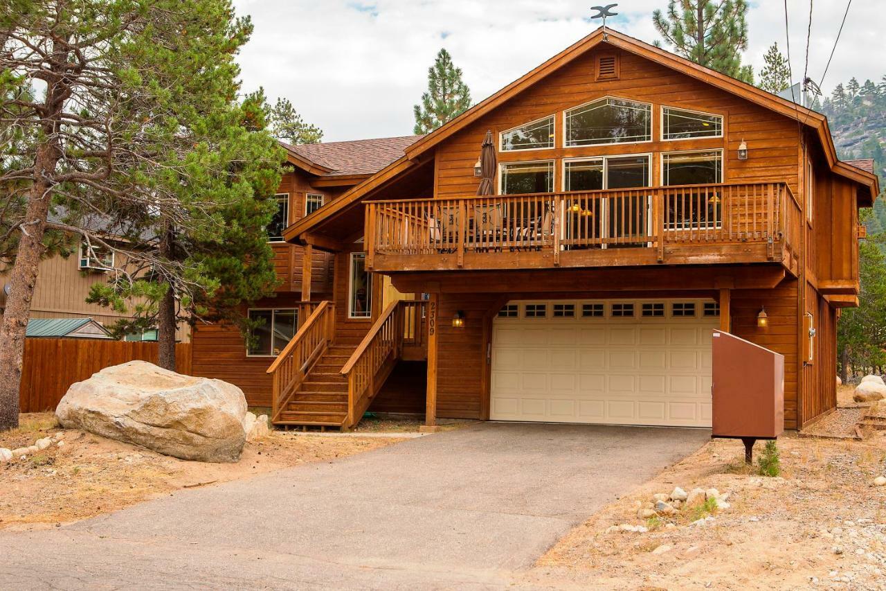 5-Star Luxury Tahoe Cabin! Great Location! Pool Table!Darts! Poker! Ping Pong! Games! South Lake Tahoe Exterior photo